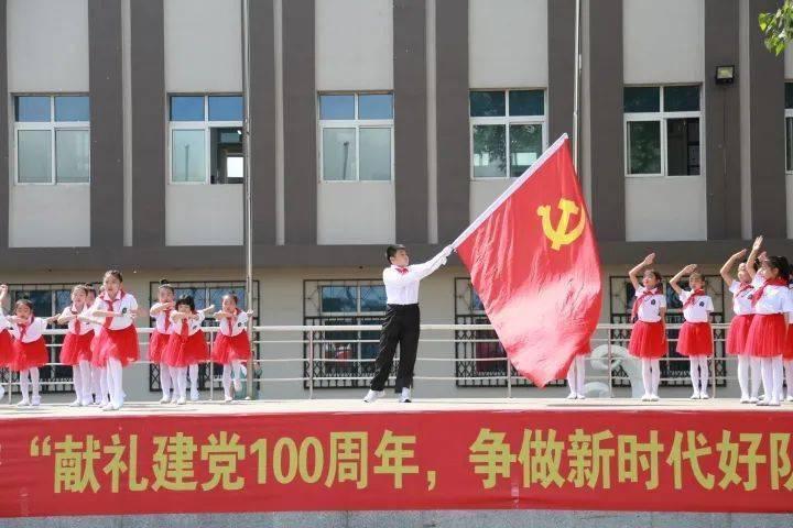 海南椰子饭：热带风情的香醇味道